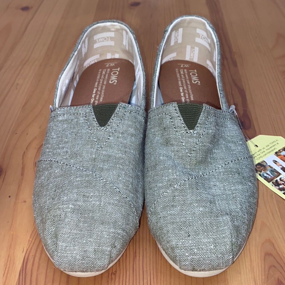 BRAND NEW TOMS SHOES
